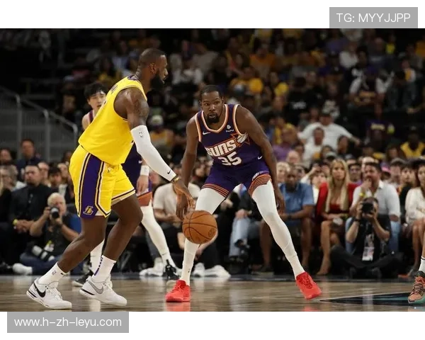 史诗级对决:杜兰特vs詹姆斯,谁是更强的“赛场王者”?